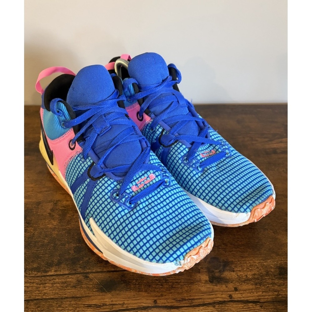 Nike LeBron James Witness 7 Size 11 Blue Pink Basketball Shoes DM1123-400